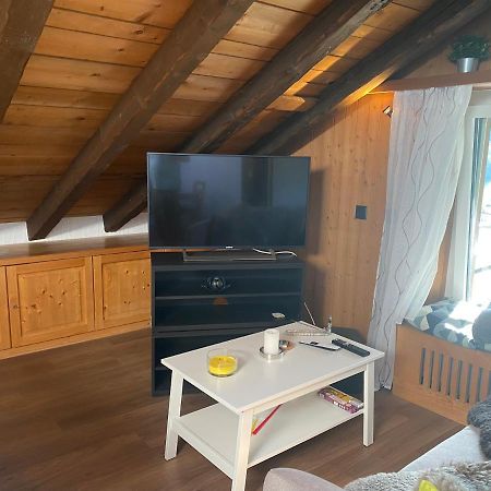 Dachwohnung In Der Mitte Von Laax-Dorf Esterno foto