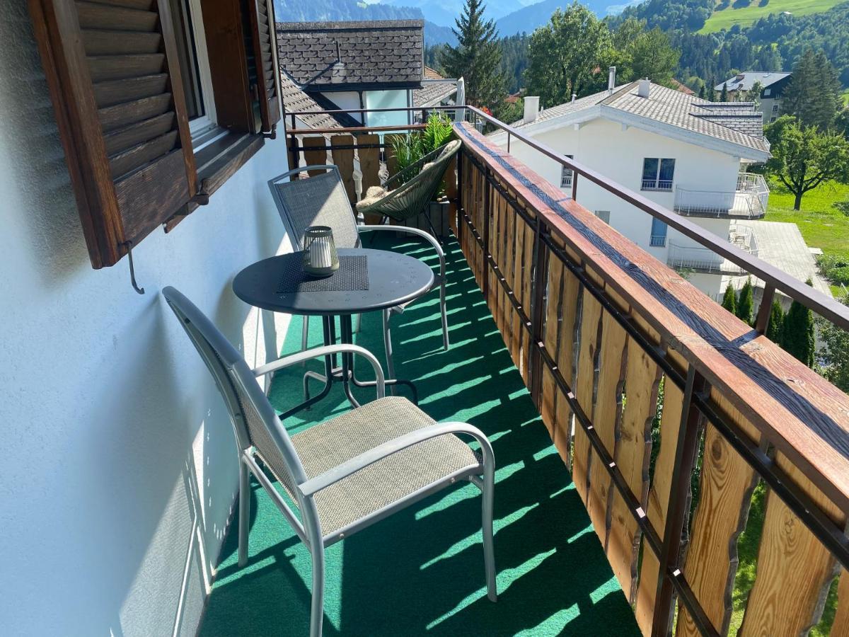 Dachwohnung In Der Mitte Von Laax-Dorf Esterno foto